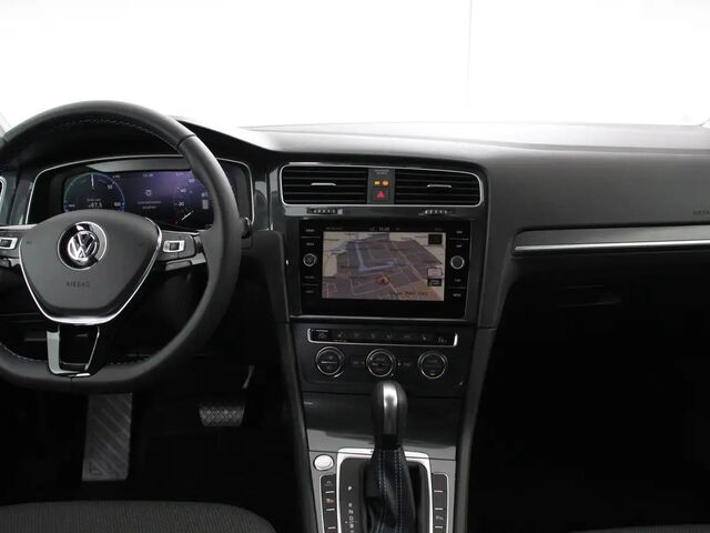 Фольксваген e-Golf 2019 у Європі на Automoto.ua Синій Фольксваген e-Golf, об'ємом двигуна 0 л та пробігом 106 тис. км за 15417 $, фото 10 на Automoto.ua