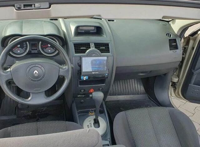 Рено Меган 2005 в Европе на Automoto.ua Рено Меган, объемом двигателя 1 л и пробегом 187 тыс. км за 7500 $, фото 7 на Automoto.ua