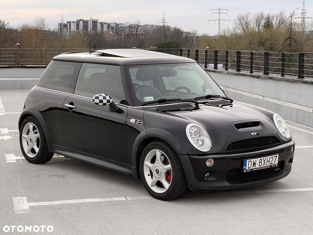 Мини John Cooper Works, объемом двигателя 1.6 л и пробегом 165 тыс. км за 6156 $, фото 1 на Automoto.ua