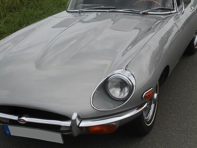 Сірий Ягуар E-Type, об'ємом двигуна 4.24 л та пробігом 24 тис. км за 74326 $, фото 7 на Automoto.ua