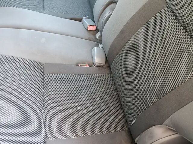 Тойота РАВ 4 2002 в Европе на Automoto.ua Серый Тойота РАВ 4, объемом двигателя 2 л и пробегом 281 тыс. км за 3505 $, фото 4 на Automoto.ua