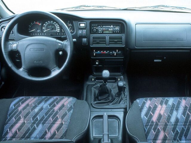 Опель Фронтера, Позашляховик / Кросовер 1992 - 1998 A Sport 2.0 i