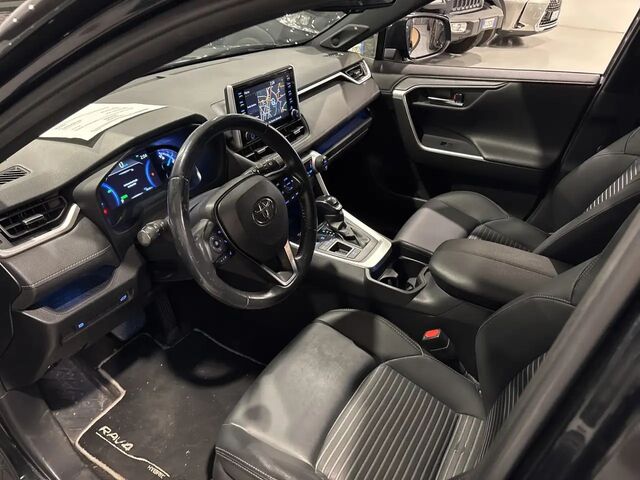 Тойота РАВ 4 2021 в Европе на Automoto.ua Черный Тойота РАВ 4, объемом двигателя 0 л и пробегом 91 тыс. км за 31493 $, фото 6 на Automoto.ua