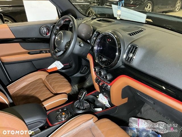 Мини John Cooper Works, объемом двигателя 2 л и пробегом 35 тыс. км за 20842 $, фото 6 на Automoto.ua