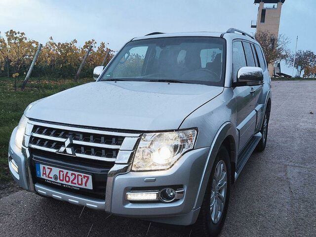 Мицубиси Паджеро 2015 в Европе на Automoto.ua Серебряный Мицубиси Паджеро, объемом двигателя 3.2 л и пробегом 100 тыс. км за 29990 $, фото 6 на Automoto.ua
