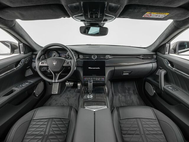 Білий Мазераті Quattroporte, об'ємом двигуна 3.8 л та пробігом 390 тис. км за 183053 $, фото 11 на Automoto.ua