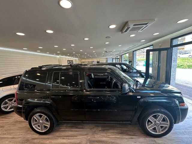 Джип Патриот 2009 в Европе на Automoto.ua Черный Джип Патриот, объемом двигателя 1.97 л и пробегом 230 тыс. км за 5500 $, фото 2 на Automoto.ua