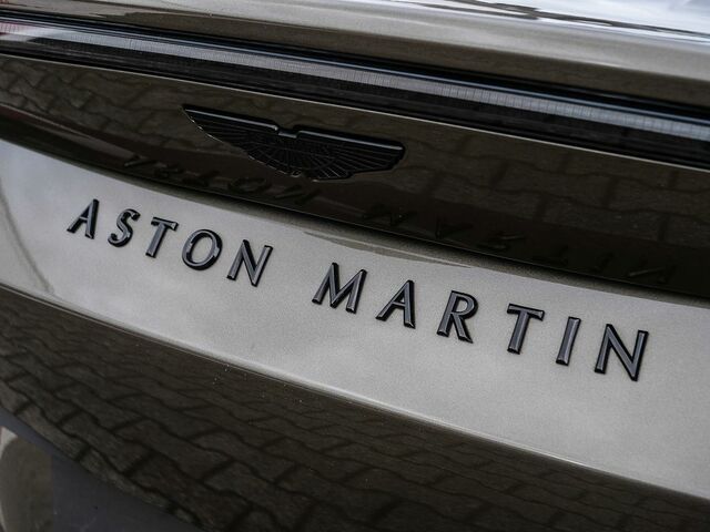 Зелений Астон Мартін В8 Вантаж, об'ємом двигуна 3.98 л та пробігом 4 тис. км за 172306 $, фото 9 на Automoto.ua