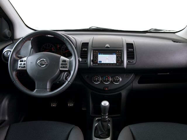 Ніссан Ноут, Хетчбек 2005 - 2013 1.6 i 16V