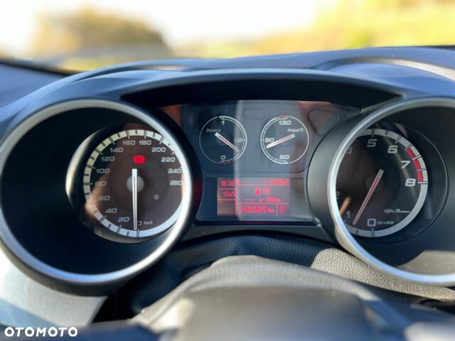 Альфа Ромео Giulietta 2012 у Європі на Automoto.ua Червоний Альфа Ромео Giulietta, об'ємом двигуна 1 л та пробігом 146 тис. км за 7482 $, фото 16 на Automoto.ua