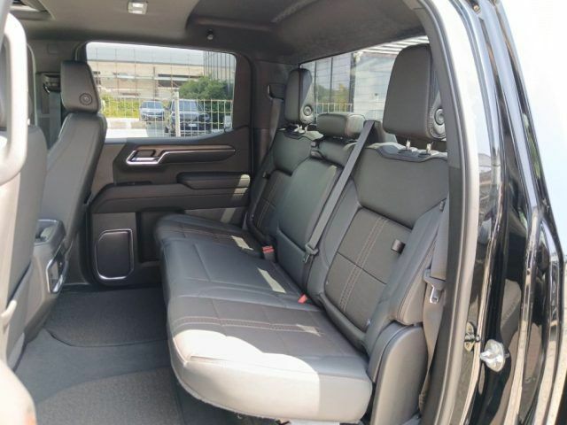 Шевроле Сильверадо 2024 в Европе на Automoto.ua Черный Шевроле Сильверадо, объемом двигателя 6.16 л и пробегом 30 тыс. км за 93702 $, фото 14 на Automoto.ua