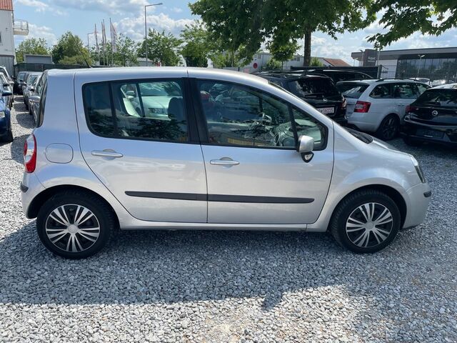 Рено Модус 2006 у Європі на Automoto.ua Сірий Рено Модус, об'ємом двигуна 1.15 л та пробігом 104 тис. км за 3842 $, фото 6 на Automoto.ua