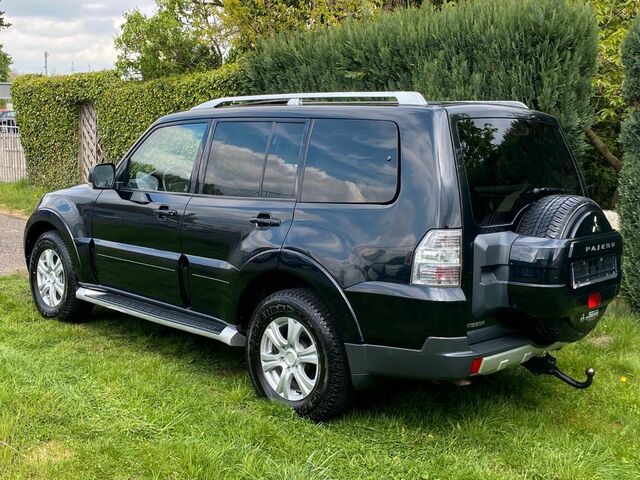 Мицубиси Паджеро 2009 в Европе на Automoto.ua Черный Мицубиси Паджеро, объемом двигателя 3.2 л и пробегом 85 тыс. км за 26803 $, фото 8 на Automoto.ua