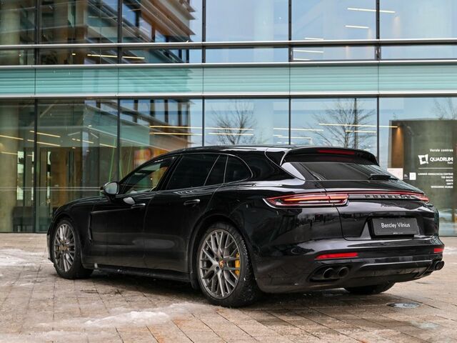 Чорний Порше Panamera, об'ємом двигуна 4 л та пробігом 84 тис. км за 116558 $, фото 6 на Automoto.ua