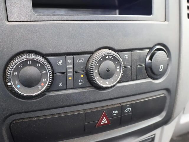 Фольксваген Крафтер 2012 в Европе на Automoto.ua Белый Фольксваген Крафтер, объемом двигателя 1.97 л и пробегом 129 тыс. км за 19366 $, фото 11 на Automoto.ua