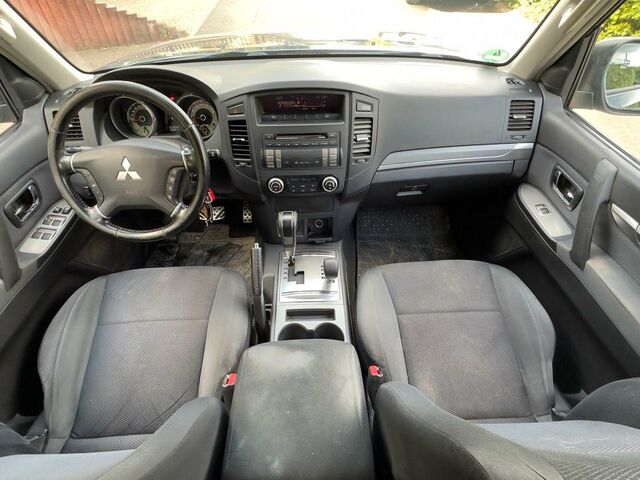 Міцубісі Паджеро 2009 у Європі на Automoto.ua Синій Міцубісі Паджеро, об'ємом двигуна 0 л та пробігом 260 тис. км за 12500 $, фото 8 на Automoto.ua