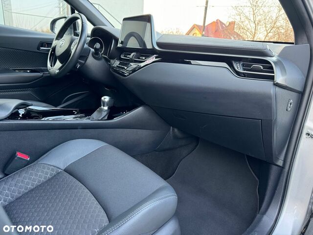 Тойота C-HR 2022 в Европе на Automoto.ua Серый Тойота C-HR, объемом двигателя 1 л и пробегом 76 тыс. км за 16925 $, фото 21 на Automoto.ua
