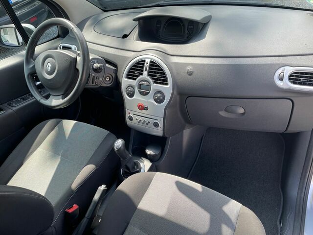 Рено Модус 2006 у Європі на Automoto.ua Сірий Рено Модус, об'ємом двигуна 1.15 л та пробігом 104 тис. км за 3842 $, фото 14 на Automoto.ua