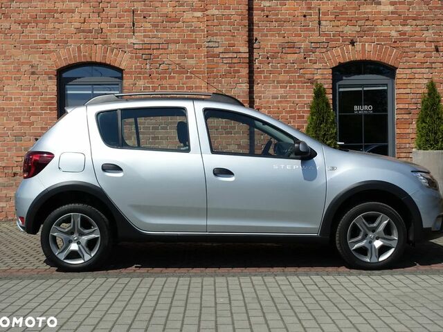 Дачія Sandero StepWay, об'ємом двигуна 1 л та пробігом 113 тис. км за 8186 $, фото 4 на Automoto.ua