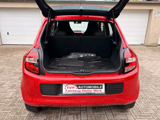 Рено Твинго 2015 в Европе на Automoto.ua Красный Рено Твинго, объемом двигателя 1 л и пробегом 31 тыс. км за 7599 $, фото 19 на Automoto.ua