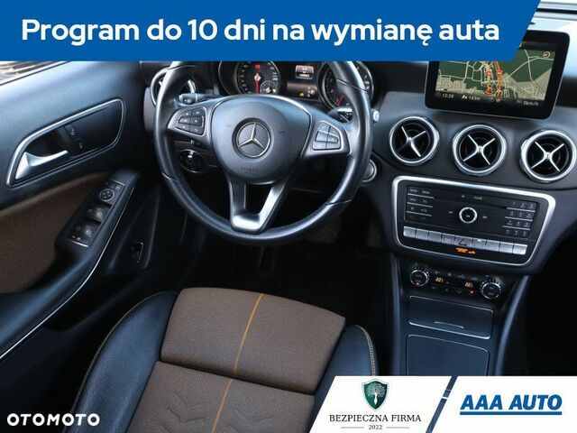 Мерседес ГЛА-Клас 2017 у Європі на Automoto.ua Білий Мерседес ГЛА-Клас, об'ємом двигуна 1 л та пробігом 160 тис. км за 19371 $, фото 7 на Automoto.ua