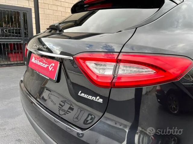 Мазераті Леванте 2018 у Європі на Automoto.ua Чорний Мазераті Леванте, об'ємом двигуна 0 л та пробігом 89 тис. км за 58354 $, фото 9 на Automoto.ua