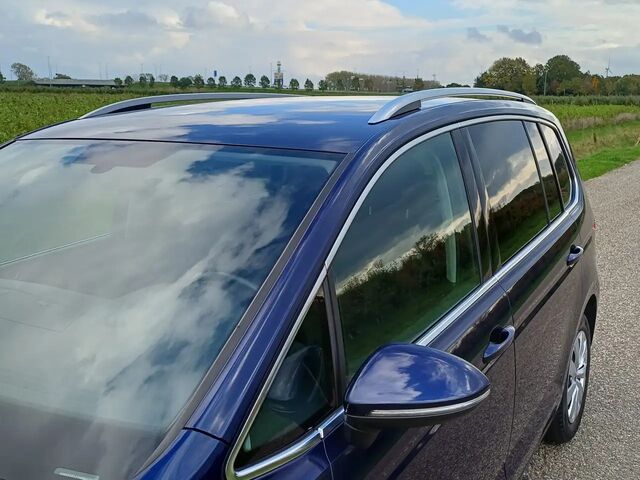 Фольксваген Туран 2020 в Европе на Automoto.ua Синий Фольксваген Туран, объемом двигателя 1.5 л и пробегом 110 тыс. км за 29104 $, фото 12 на Automoto.ua