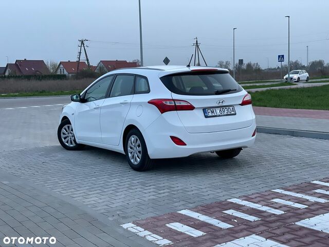 Хендай i30, объемом двигателя 1.58 л и пробегом 213 тыс. км за 7106 $, фото 2 на Automoto.ua