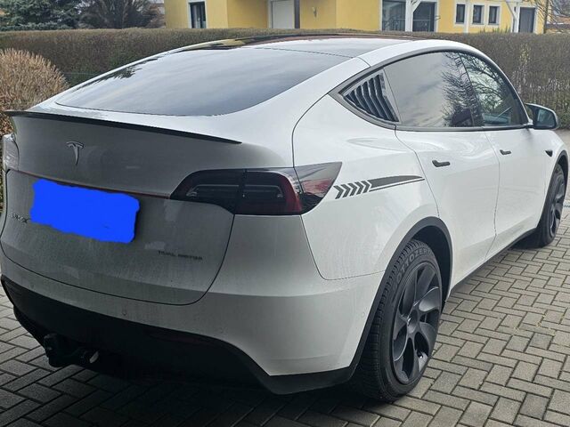 Белый Тесла Model Y, объемом двигателя 0 л и пробегом 25 тыс. км за 52061 $, фото 1 на Automoto.ua