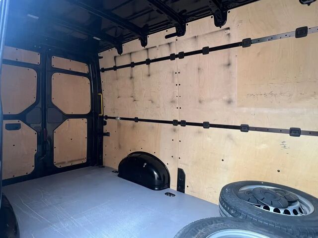 Фольксваген Крафтер 2021 в Европе на Automoto.ua Черный Фольксваген Крафтер, объемом двигателя 1.97 л и пробегом 51 тыс. км за 39894 $, фото 2 на Automoto.ua