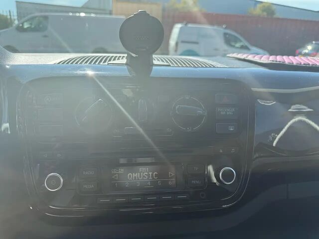 Фольксваген Ап 2013 у Європі на Automoto.ua Білий Фольксваген Ап, об'ємом двигуна 1 л та пробігом 104 тис. км за 7480 $, фото 7 на Automoto.ua