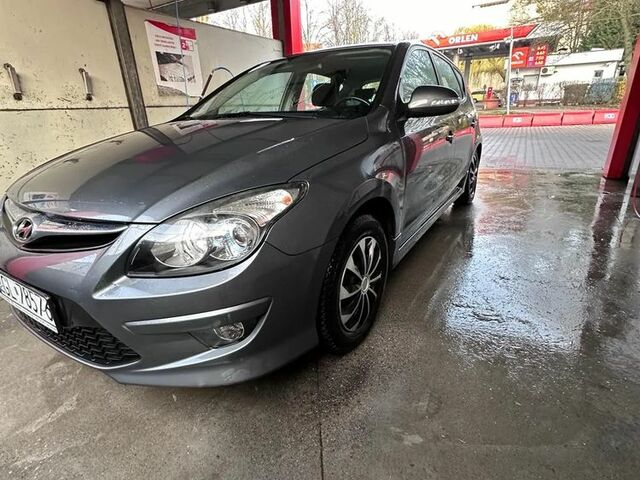 Хендай i30, объемом двигателя 1.4 л и пробегом 118 тыс. км за 4644 $, фото 5 на Automoto.ua