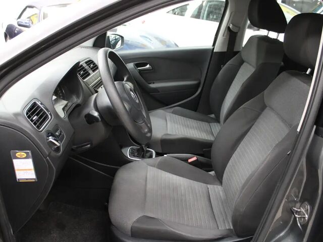 Фольксваген Поло 2009 у Європі на Automoto.ua Сірий Фольксваген Поло, об'ємом двигуна 1.39 л та пробігом 142 тис. км за 5781 $, фото 4 на Automoto.ua