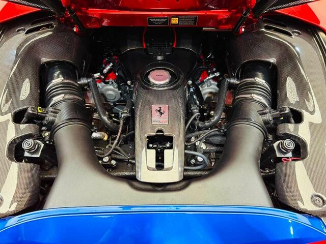 Феррарі 488, об'ємом двигуна 3.9 л та пробігом 4 тис. км за 736452 $, фото 4 на Automoto.ua