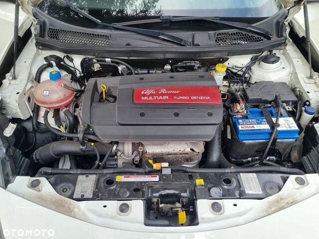 Альфа Ромео Giulietta 2012 у Європі на Automoto.ua Білий Альфа Ромео Giulietta, об'ємом двигуна 1 л та пробігом 197 тис. км за 6901 $, фото 14 на Automoto.ua