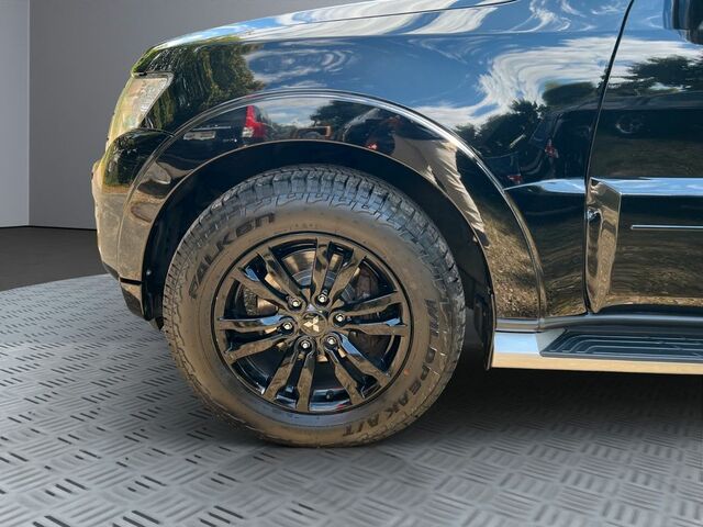 Міцубісі Паджеро 2016 у Європі на Automoto.ua Чорний Міцубісі Паджеро, об'ємом двигуна 3.2 л та пробігом 175 тис. км за 29117 $, фото 18 на Automoto.ua