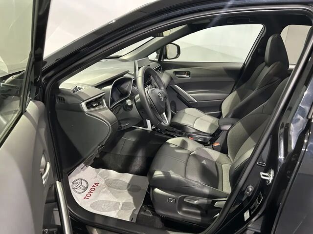 Тойота Corolla Cross 2024 у Європі на Automoto.ua Чорний Тойота Corolla Cross, об'ємом двигуна 1.99 л та пробігом 54 тис. км за 38341 $, фото 11 на Automoto.ua
