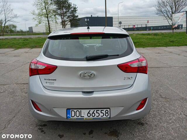 Хендай i30, объемом двигателя 1.4 л и пробегом 220 тыс. км за 6156 $, фото 12 на Automoto.ua