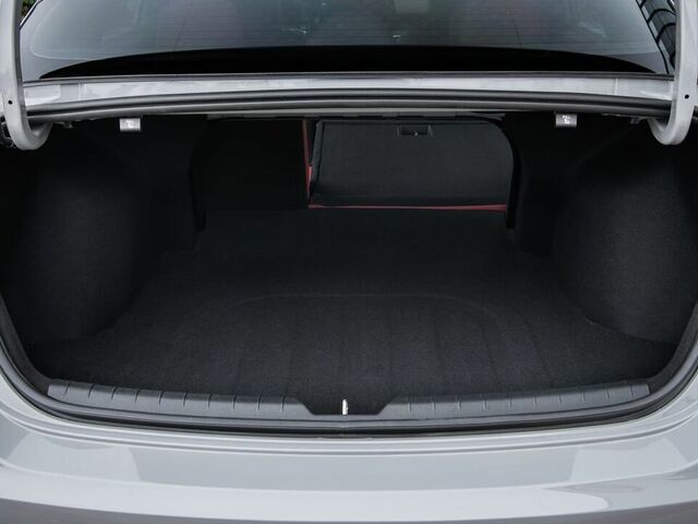 Kia K5 2023 багажник Грузовой отсек в Kia K5 2023