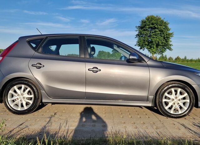 Хендай i30, объемом двигателя 1.4 л и пробегом 181 тыс. км за 4514 $, фото 8 на Automoto.ua