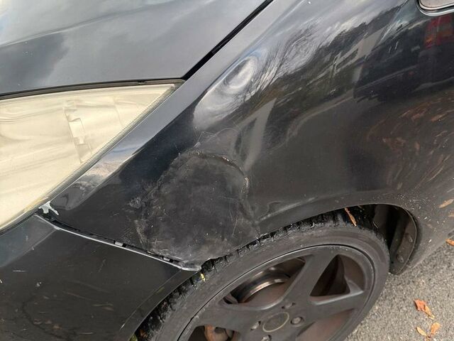 Мицубиси Кольт 2007 в Европе на Automoto.ua Черный Мицубиси Кольт, объемом двигателя 0 л и пробегом 186 тыс. км за 850 $, фото 3 на Automoto.ua