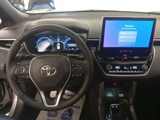 Тойота Corolla Cross 2023 в Европе на Automoto.ua Серый Тойота Corolla Cross, объемом двигателя 1.99 л и пробегом 39 тыс. км за 35897 $, фото 8 на Automoto.ua