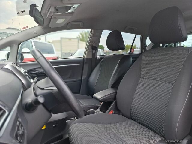 Тойота Версо 2014 в Европе на Automoto.ua Белый Тойота Версо, объемом двигателя 1.6 л и пробегом 214 тыс. км за 9317 $, фото 7 на Automoto.ua