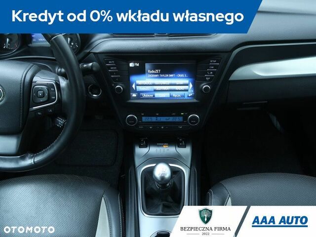 Тойота Авенсіс, об'ємом двигуна 2 л та пробігом 146 тис. км за 12095 $, фото 12 на Automoto.ua