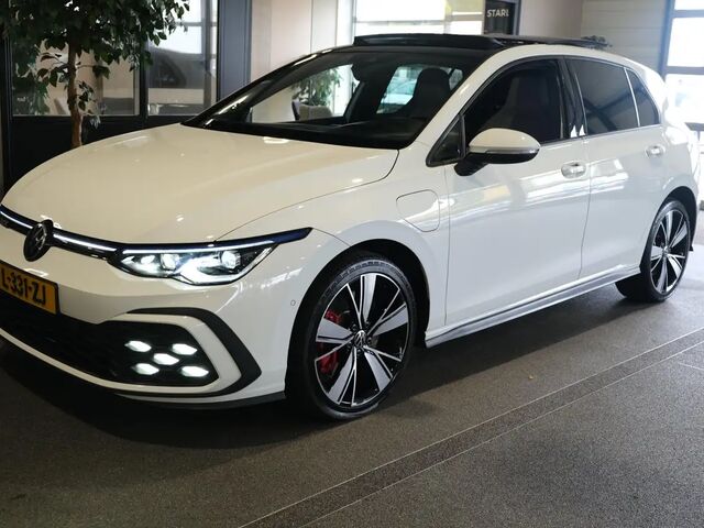Фольксваген Golf GTE 2020 у Європі на Automoto.ua Білий Фольксваген Golf GTE, об'ємом двигуна 1.4 л та пробігом 78 тис. км за 31986 $, фото 12 на Automoto.ua