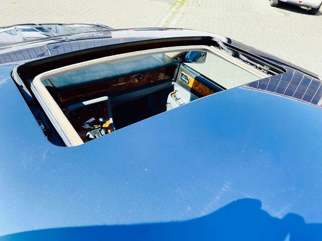 Синій Ягуар XJ 40, об'ємом двигуна 5.34 л та пробігом 226 тис. км за 10824 $, фото 4 на Automoto.ua