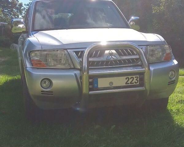 Міцубісі Паджеро 2004 у Європі на Automoto.ua Сірий Міцубісі Паджеро, об'ємом двигуна 0 л та пробігом 274 тис. км за 5000 $, фото 1 на Automoto.ua