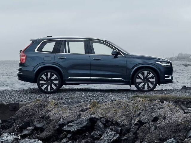 Узнать все параметры Volvo XC90 2023