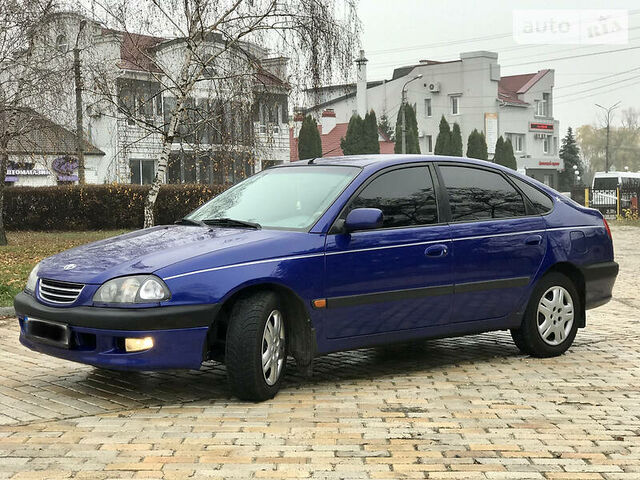 Тойота Авенсис, Хэтчбек 1997 - 2002 Hatch (T22) 2.0 D-4D