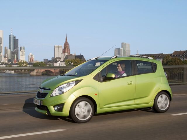 Шевроле Спарк, Хэтчбек 2010 - н.в. 1,0 i (68 Hp)